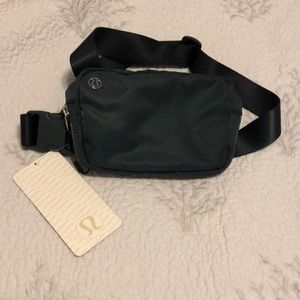 Lululemon teal fanypack